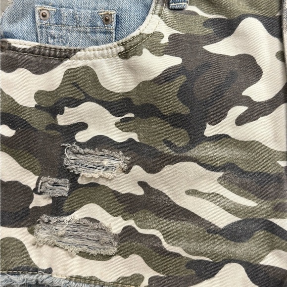 BDG Women’s Dree Pieced Camo High-Rise Cheeky Jean Short Size 29 - Picture 6 of 9